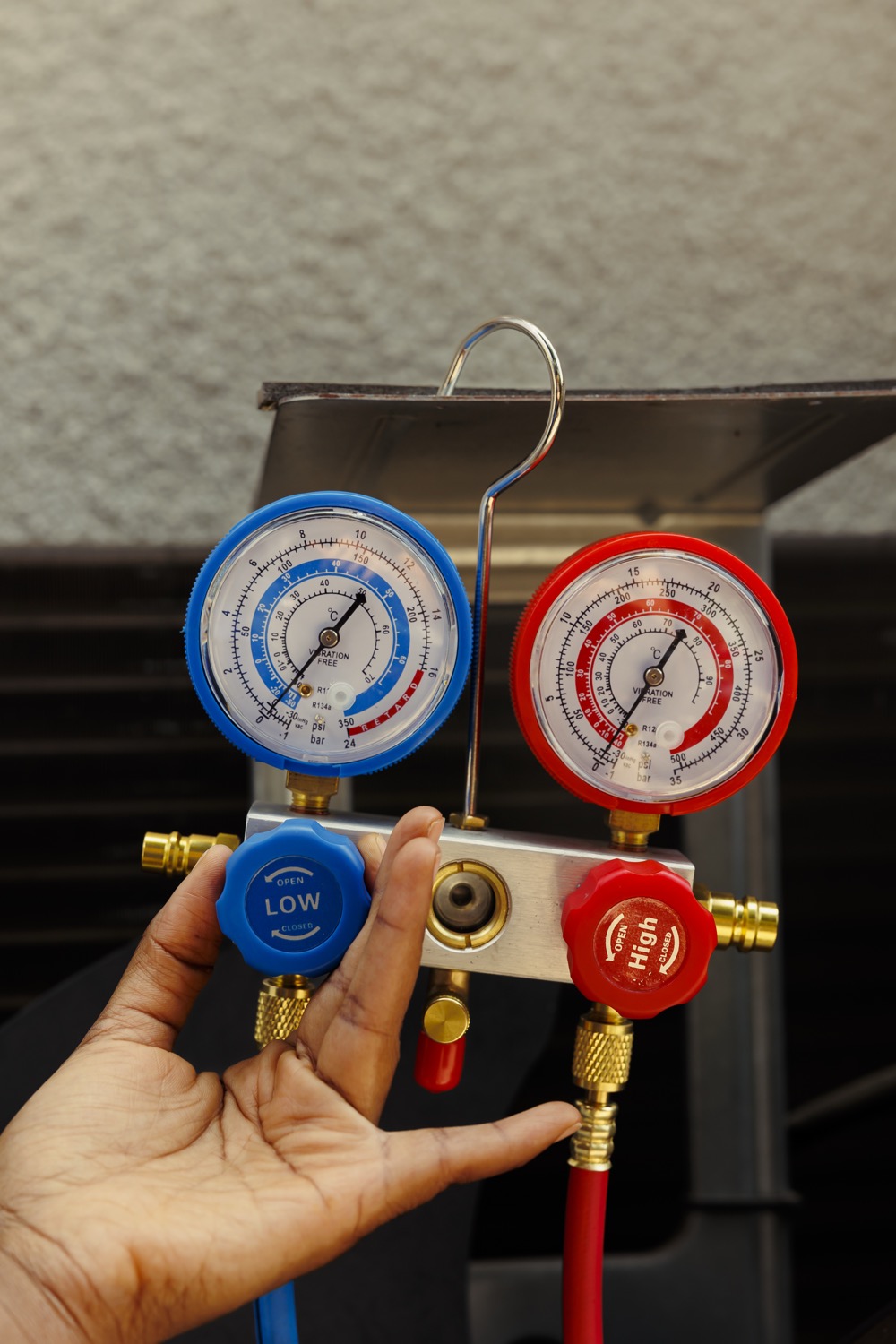 old rusty air conditioner hanging on a wall 2023 11 27 05 14 11 utc.jpeg